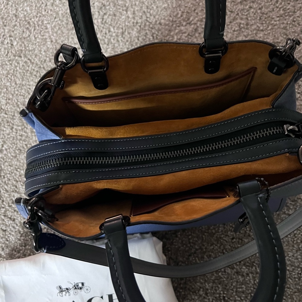 REAL COACH BAG! - Picture 7 of 9